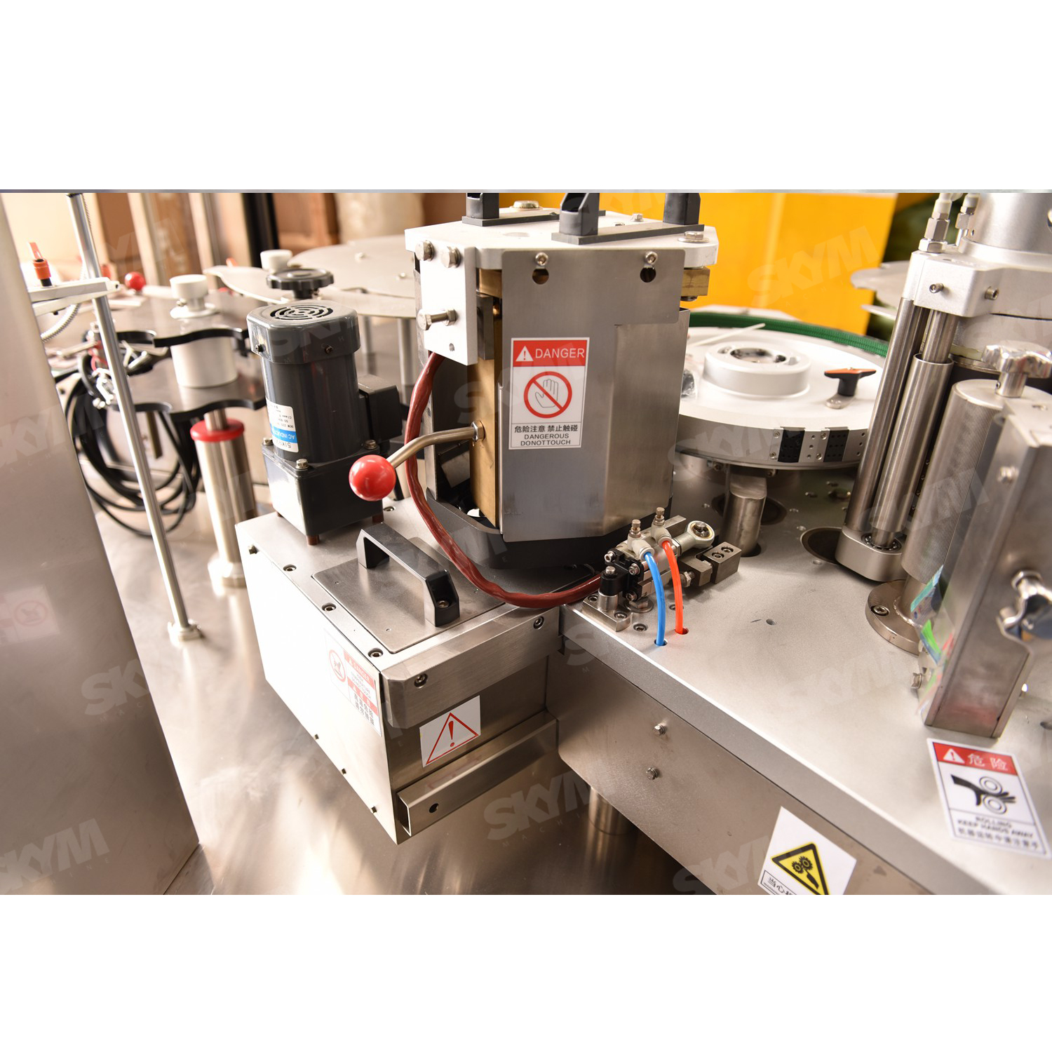 Máquina automática de etiquetado de botellas de OPP con pegamento termofusible